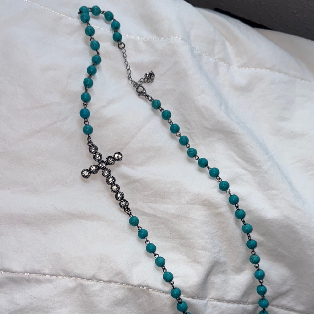 Elegant Turquoise Beaded Necklace with Silver Cross